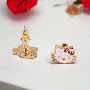 Hello kitty dainty gold toned light weight post earring new
